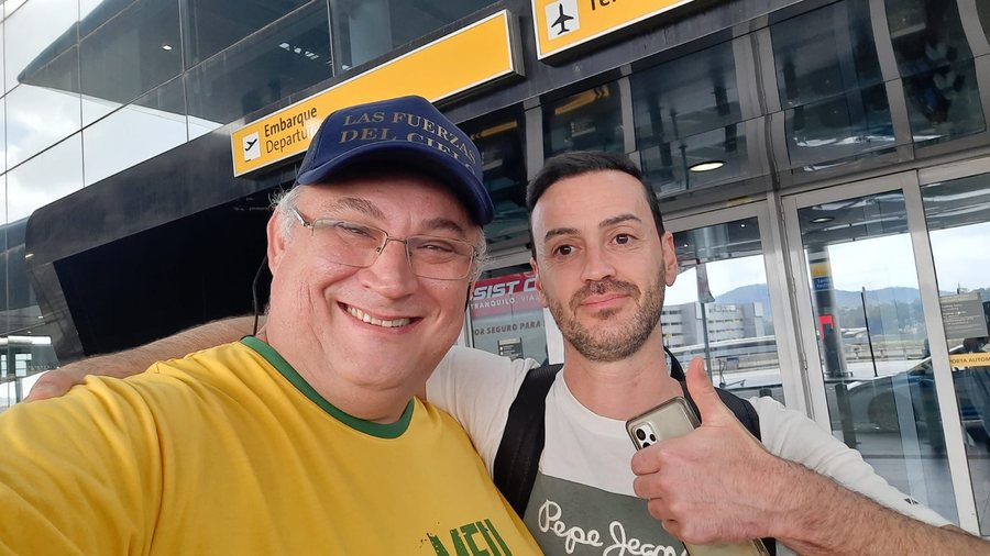 Com lideranças e apoiadores