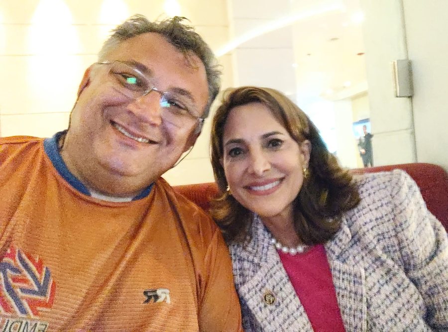 Com lideranças e apoiadores
